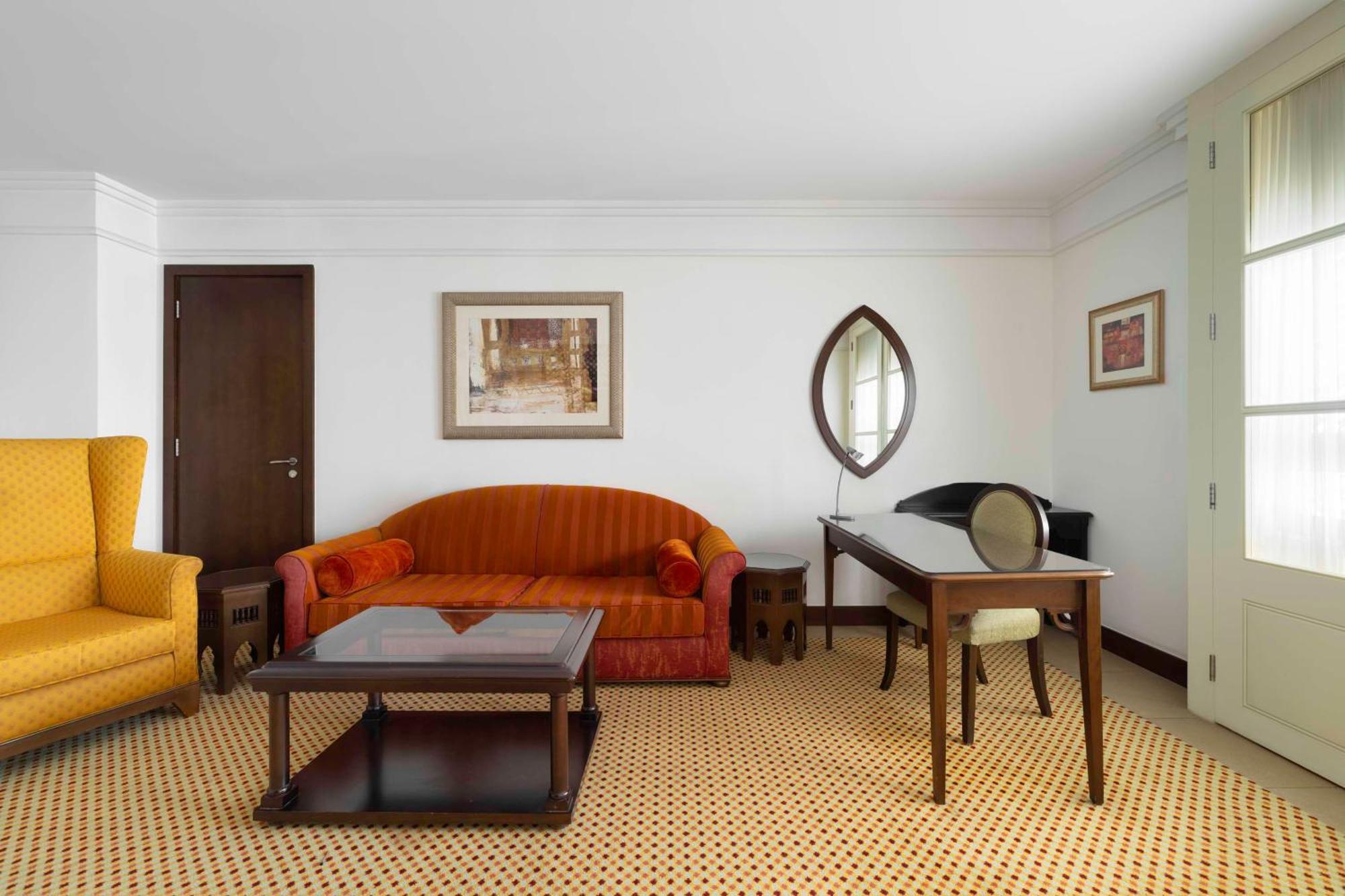 Radisson Blu Hotel, Hotel Riyad