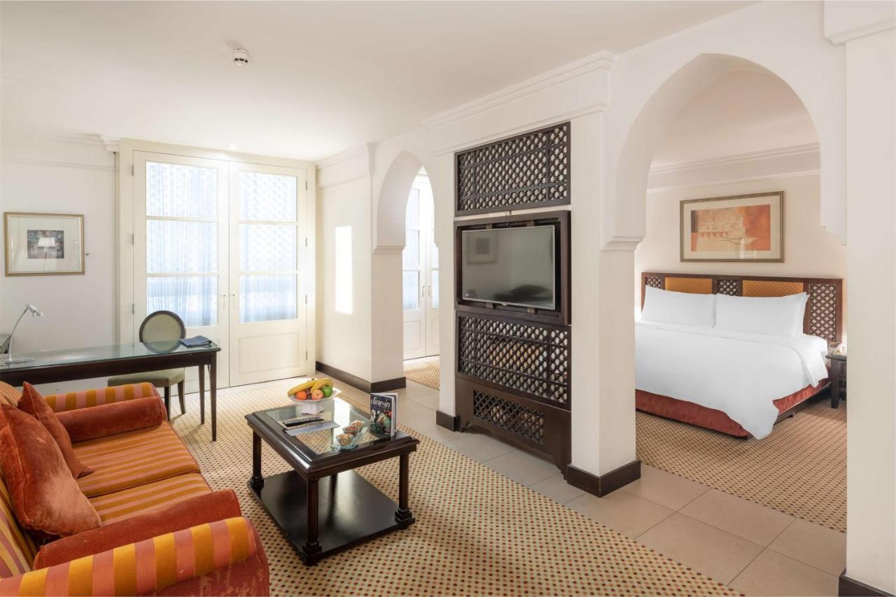 Radisson Blu Hotel, Hotel
