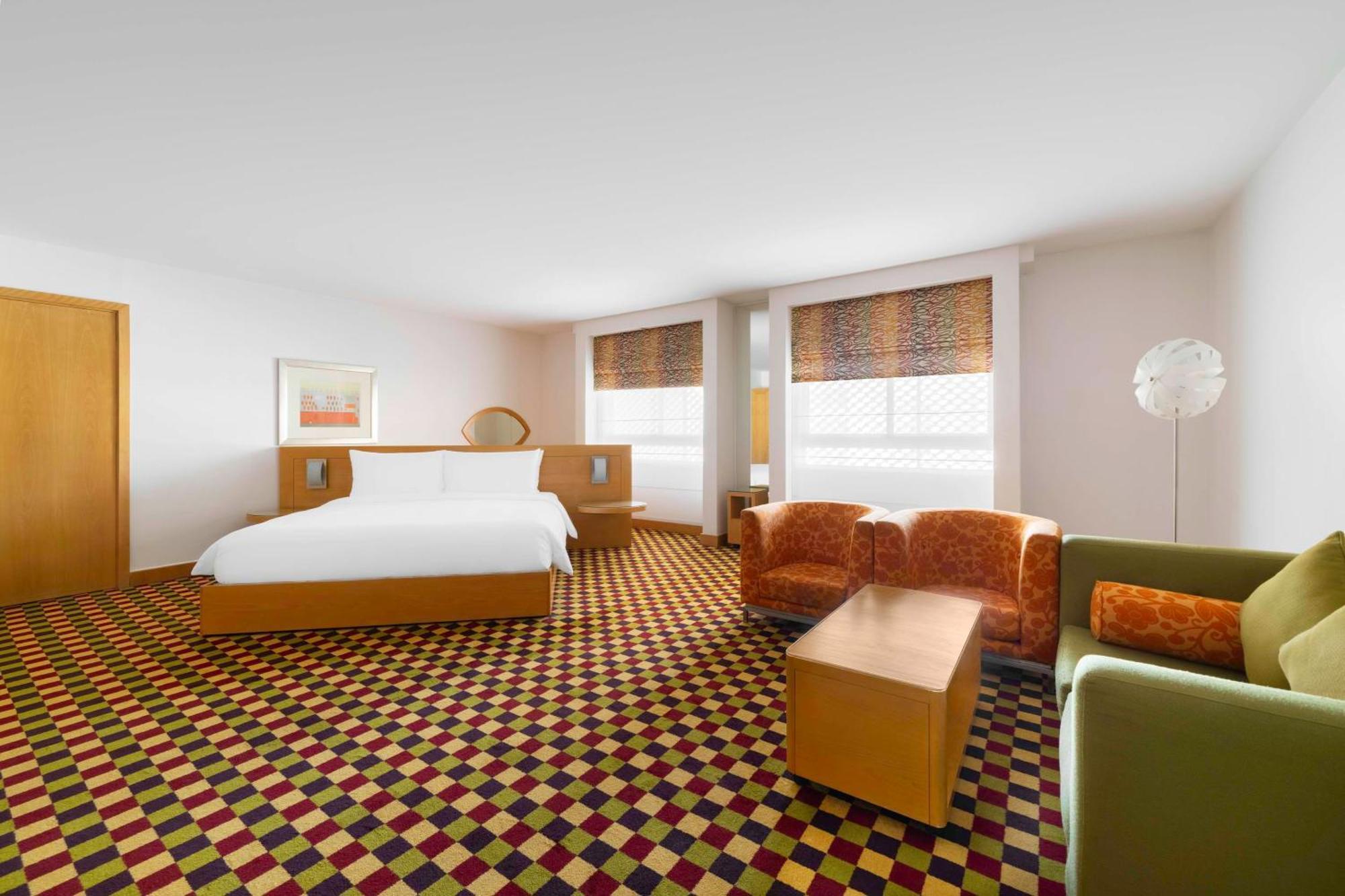 Radisson Blu Hotel, 5* Riyad