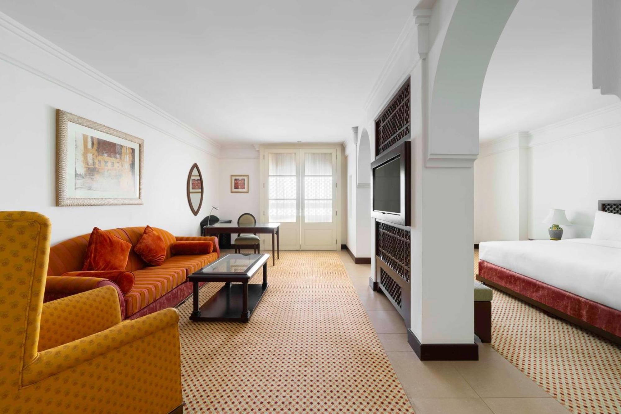 Radisson Blu Hotel, Hotel