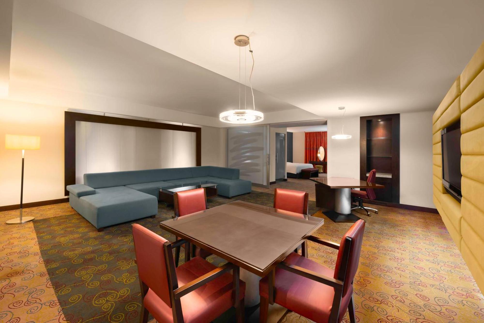 Hotel Radisson Blu Hotel, 5*